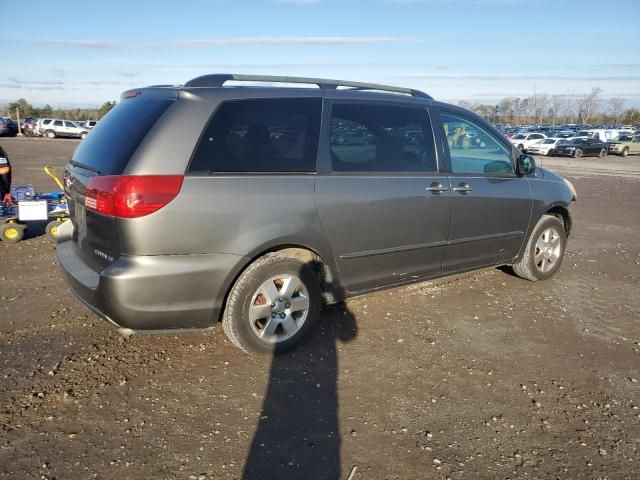 2004 Toyota Sienna CE