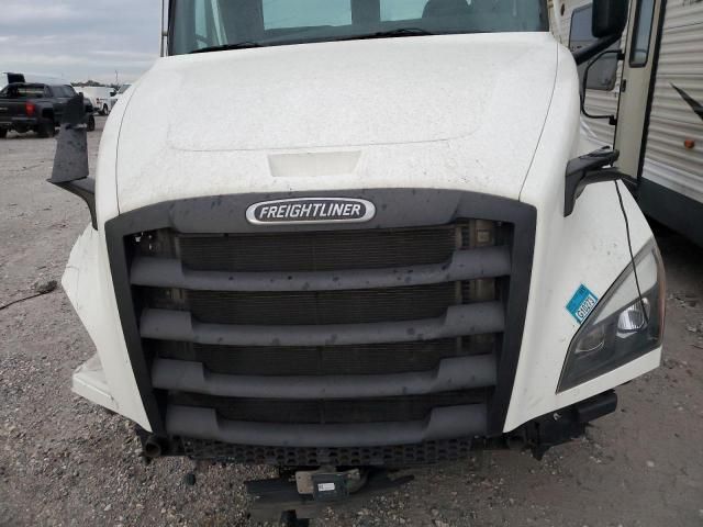 2022 Freightliner Cascadia 126