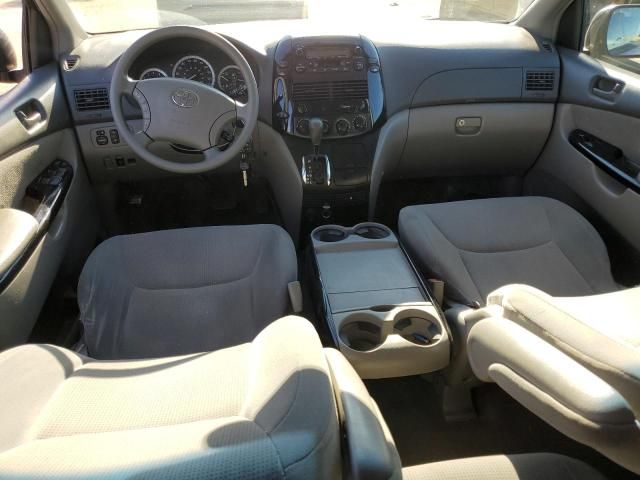 2004 Toyota Sienna CE