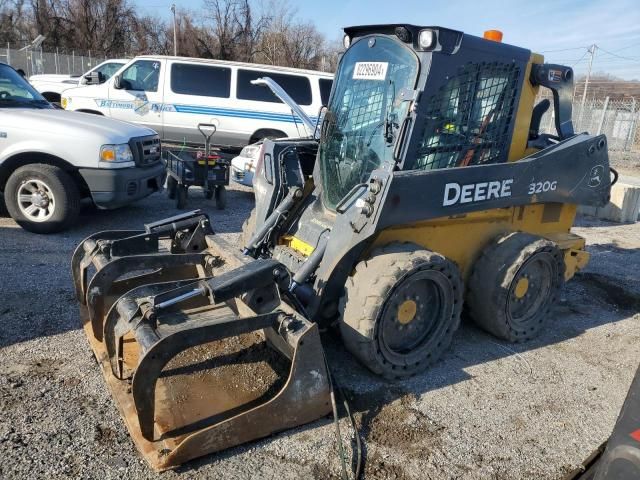 2018 John Deere 320