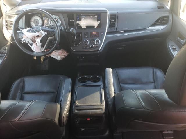 2017 Toyota Sienna SE