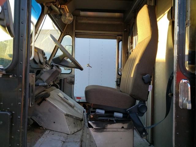 2009 Freightliner Chassis M Line WALK-IN Van