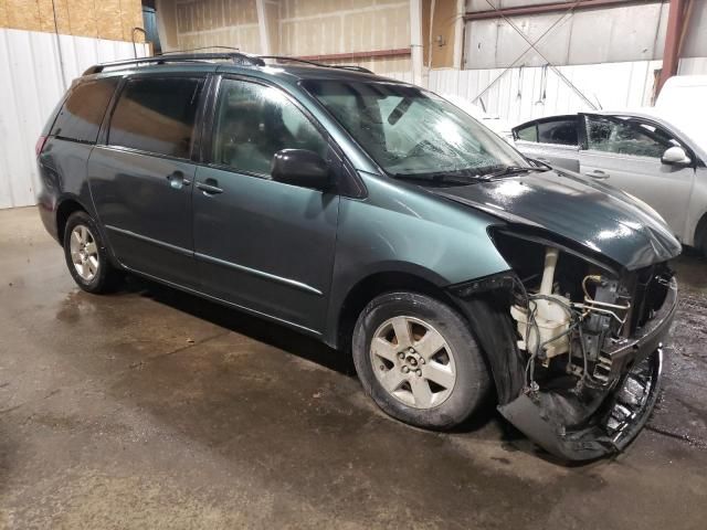 2005 Toyota Sienna CE