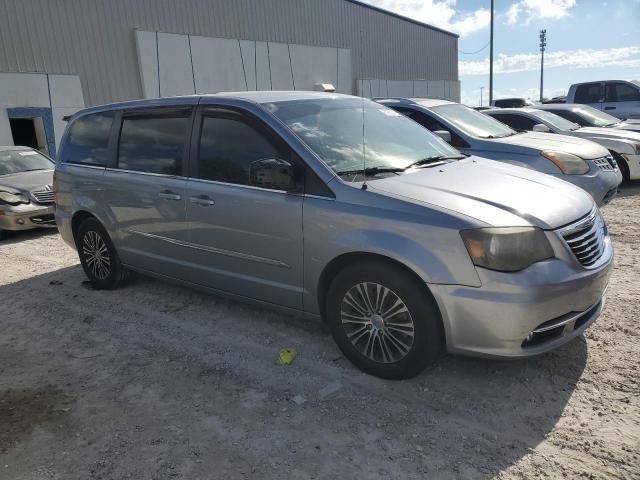 2014 Chrysler Town & Country S