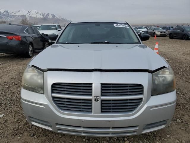 2006 Dodge Magnum SE