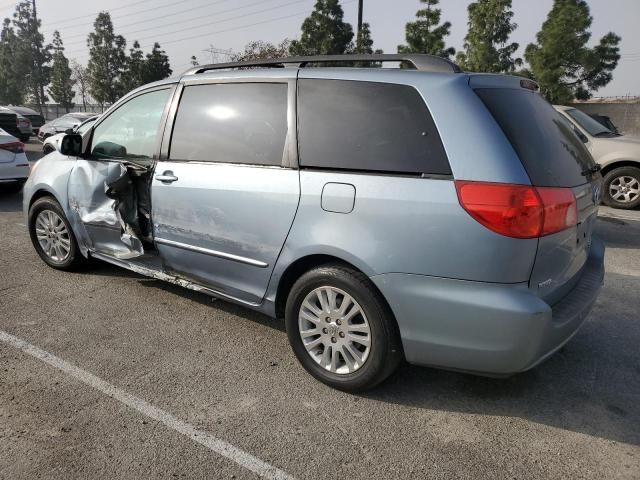 2010 Toyota Sienna XLE