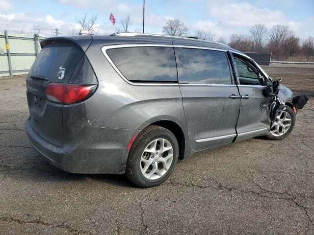 2017 Chrysler Pacifica Touring L Plus