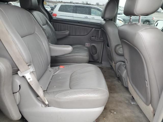 2010 Toyota Sienna XLE