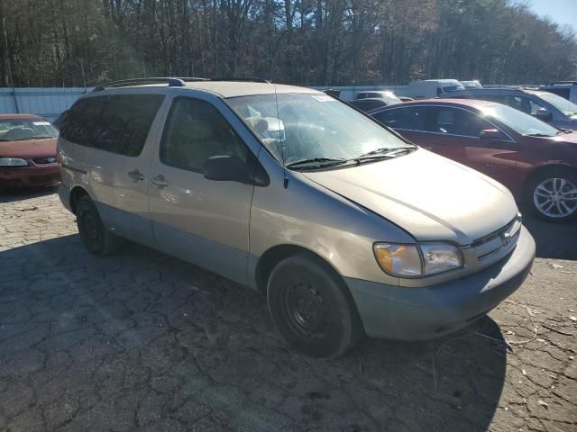 2000 Toyota Sienna LE