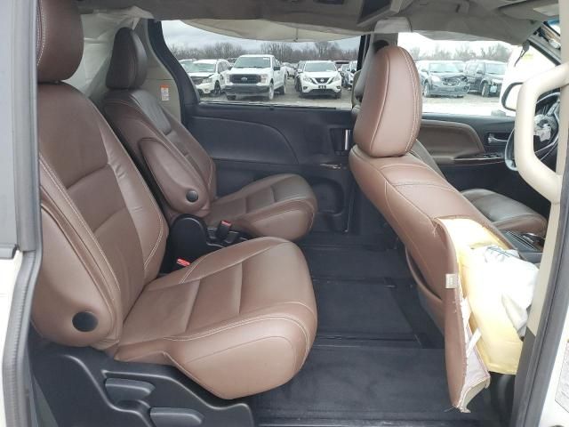 2016 Toyota Sienna XLE