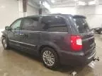 2014 Chrysler Town & Country Touring L