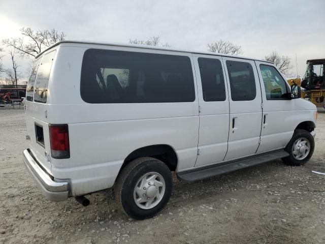 2004 Ford Econoline E350 Super Duty Wagon