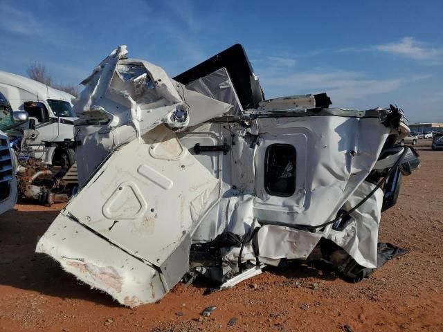 2021 Freightliner Cascadia 126