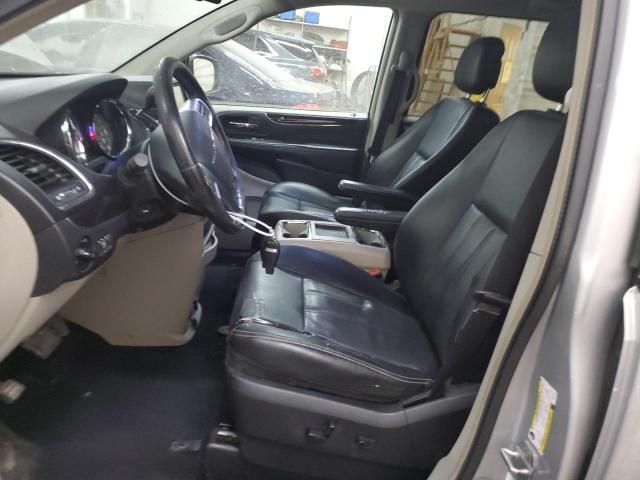 2012 Chrysler Town & Country Touring L