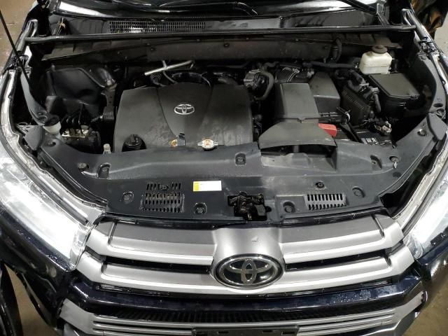 2019 Toyota Highlander SE