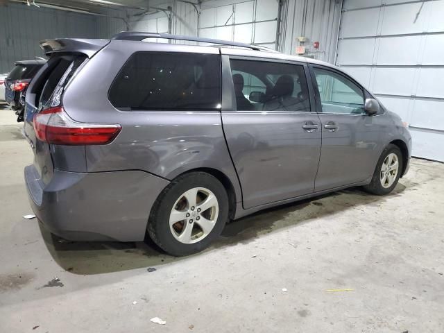 2015 Toyota Sienna LE