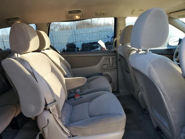 2009 Toyota Sienna CE