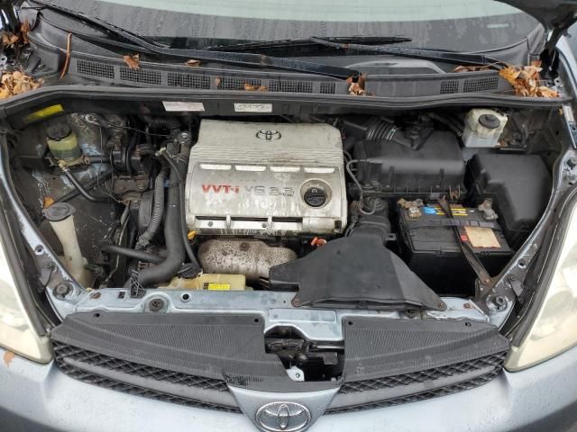 2004 Toyota Sienna CE