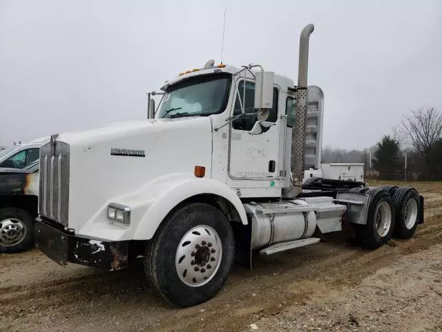 2003 Kenworth Construction T800