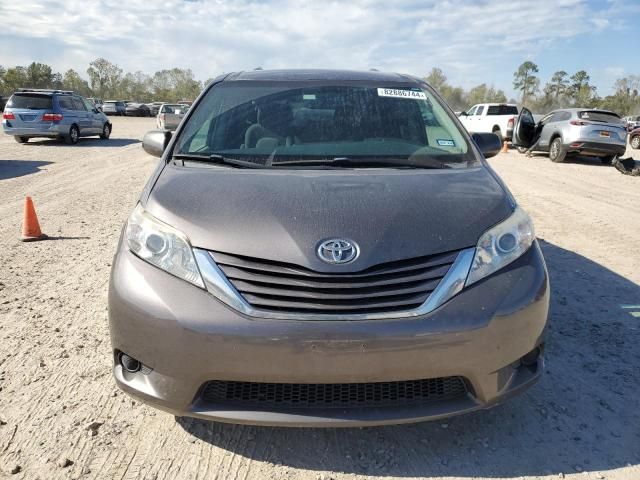 2016 Toyota Sienna LE