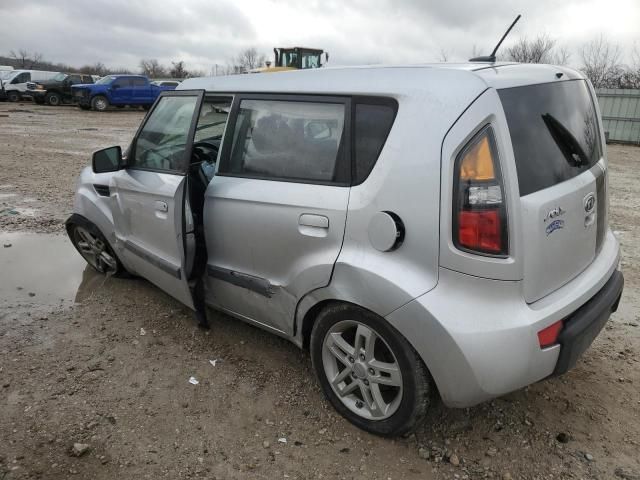 2010 KIA Soul +