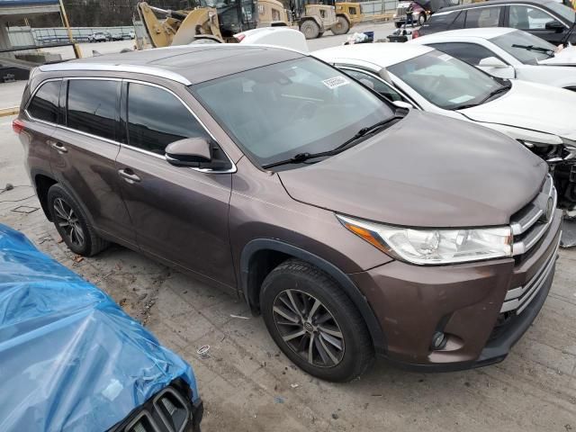 2017 Toyota Highlander SE