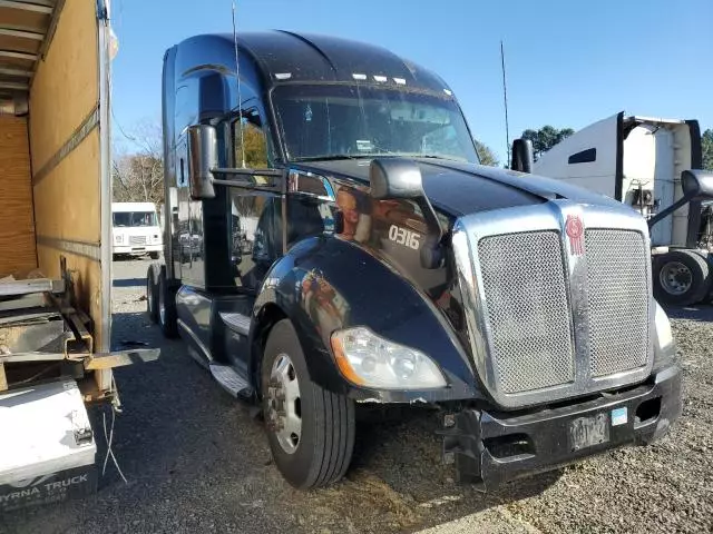 2016 Kenworth Construction T680