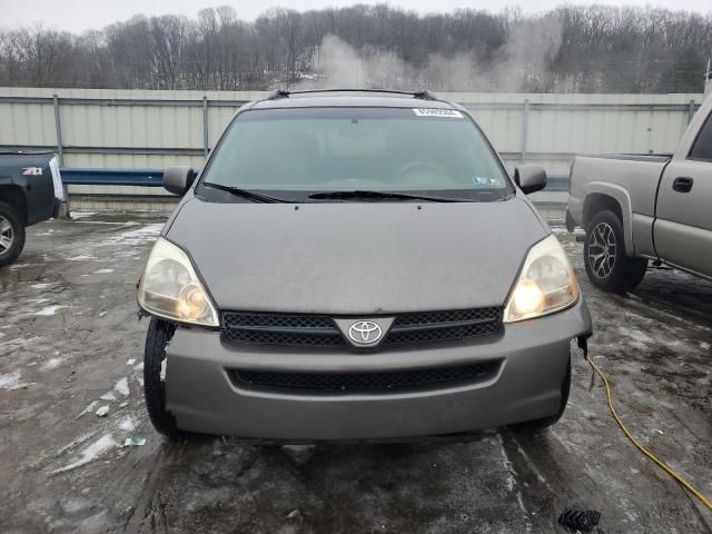 2004 Toyota Sienna XLE