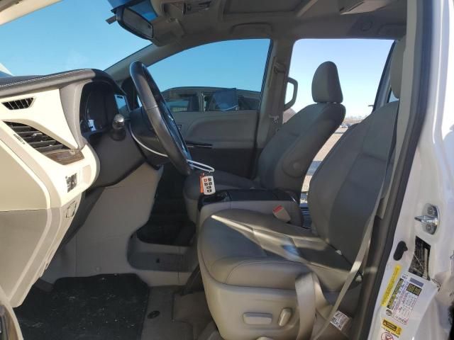 2017 Toyota Sienna XLE