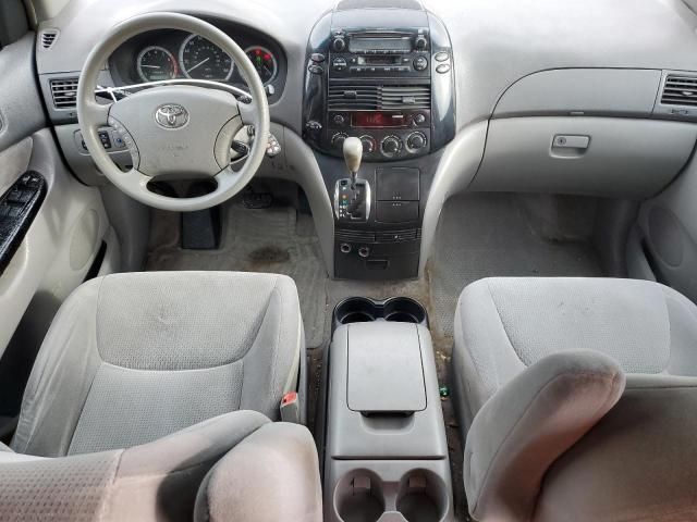 2005 Toyota Sienna CE