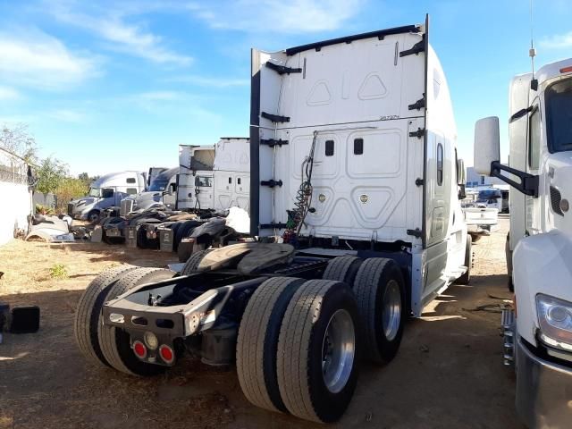 2016 Freightliner Cascadia 125