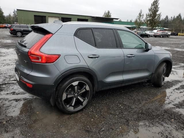 2019 Volvo XC40 T5 Momentum