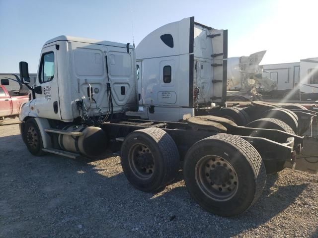 2016 Freightliner Cascadia 113