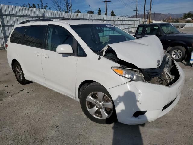 2014 Toyota Sienna LE