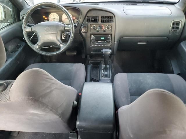 2000 Nissan Pathfinder LE