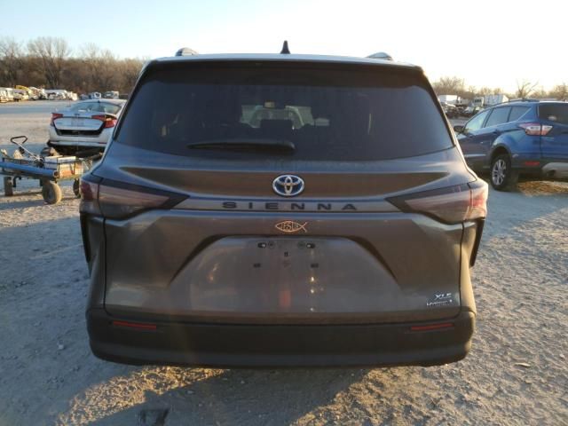 2023 Toyota Sienna XLE