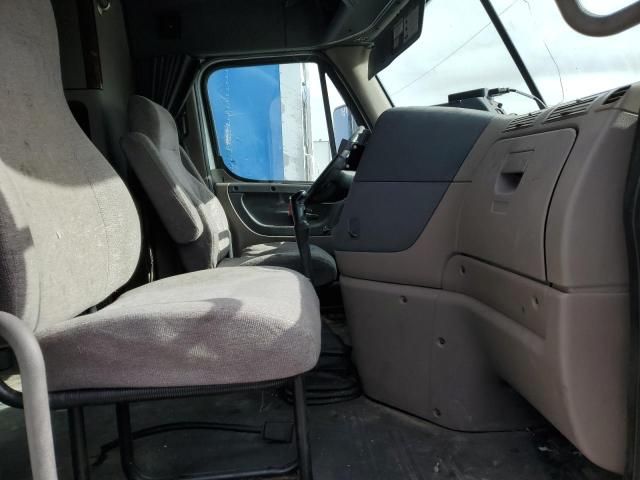 2011 Freightliner Cascadia 125