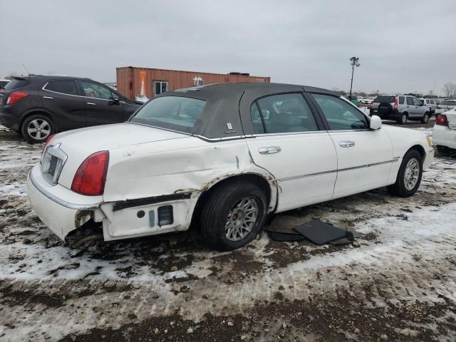 1999 Lincoln Town Car Signature