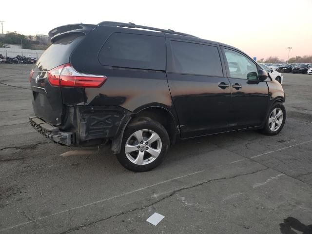 2017 Toyota Sienna LE