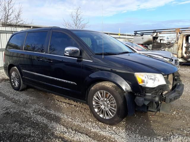 2013 Chrysler Town & Country Touring L