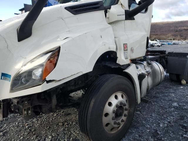 2020 Freightliner Cascadia 126