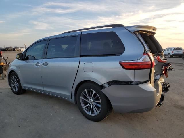 2016 Toyota Sienna XLE