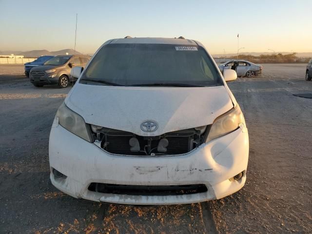 2014 Toyota Sienna LE