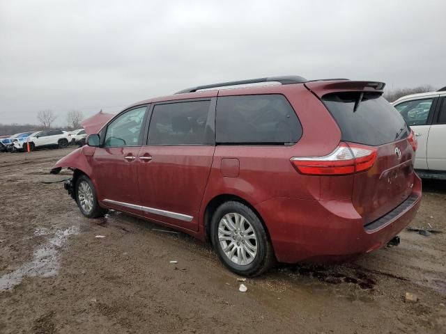 2017 Toyota Sienna XLE