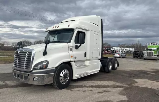 2018 Freightliner Cascadia 125