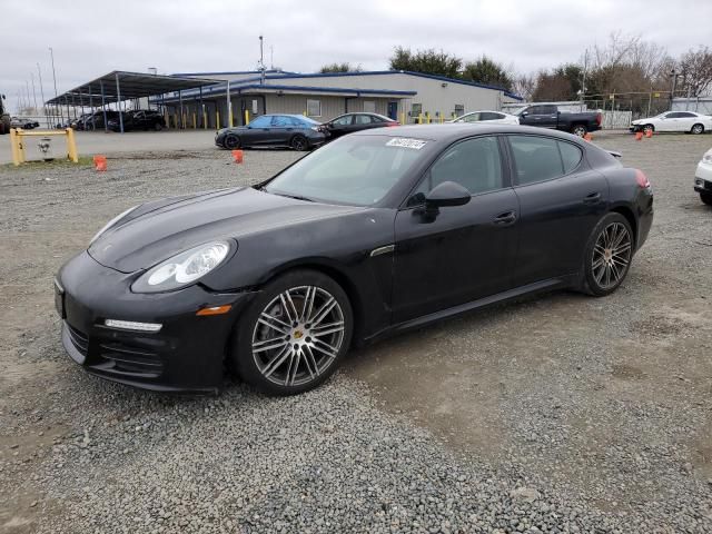 2016 Porsche Panamera 2