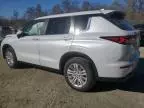 2024 Mitsubishi Outlander ES