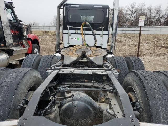 2013 Peterbilt 385 Glider