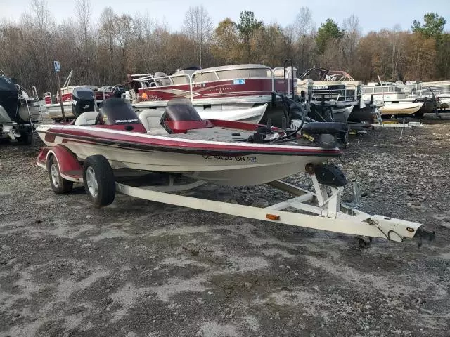 2000 Land Rover Boat