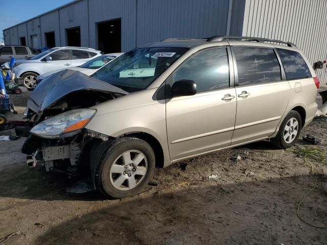 2009 Toyota Sienna CE